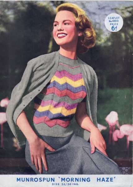 Vintage Munrospun Knitting Pattern No. 6810 - Ladies Twin Set