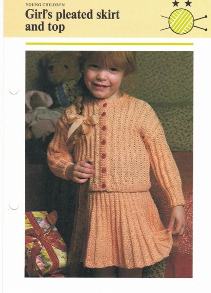 Vintage Hamlyn Knitting Pattern: Girl's Pleated Skirt & Top