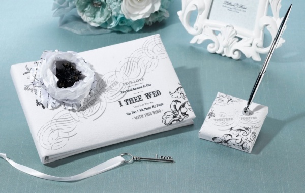 True Love Wedding Guest Book & Pen Set