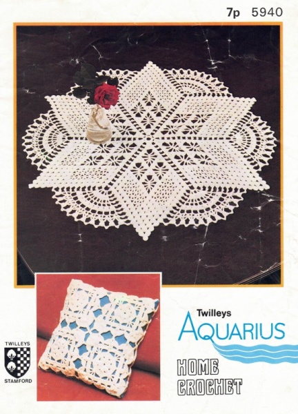 Vintage Twilleys Crochet Pattern 5940: Crochet Place Mats & Cushion Cover