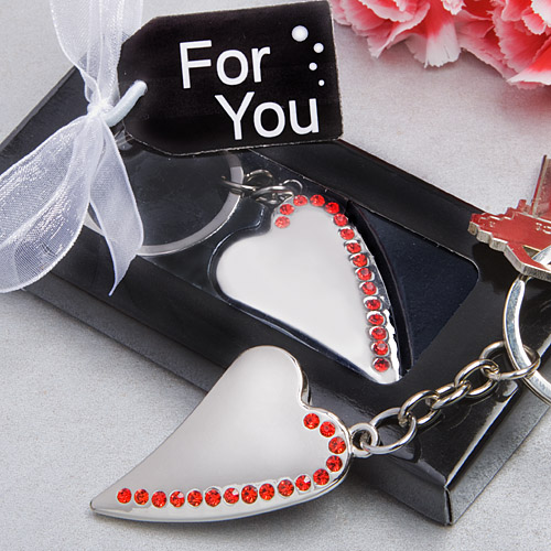 Contemporary style heart design metal key chains